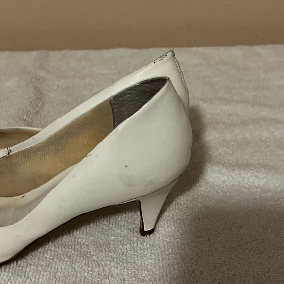 Foot Works White Leather Heels Shoes Sz 5 1/2 - Picture 7 of 11